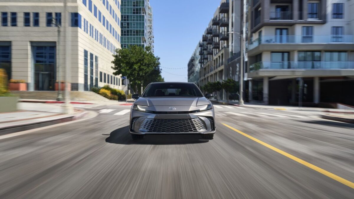 TOYOTA CAMRY