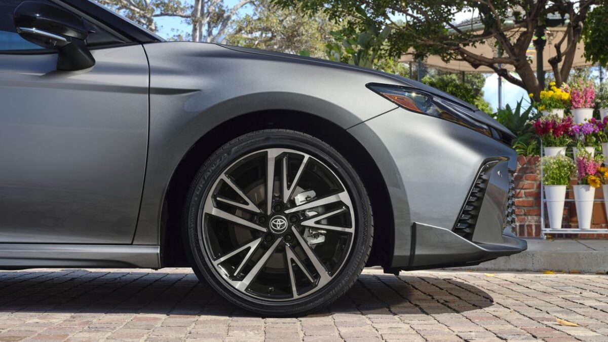 TOYOTA CAMRY
