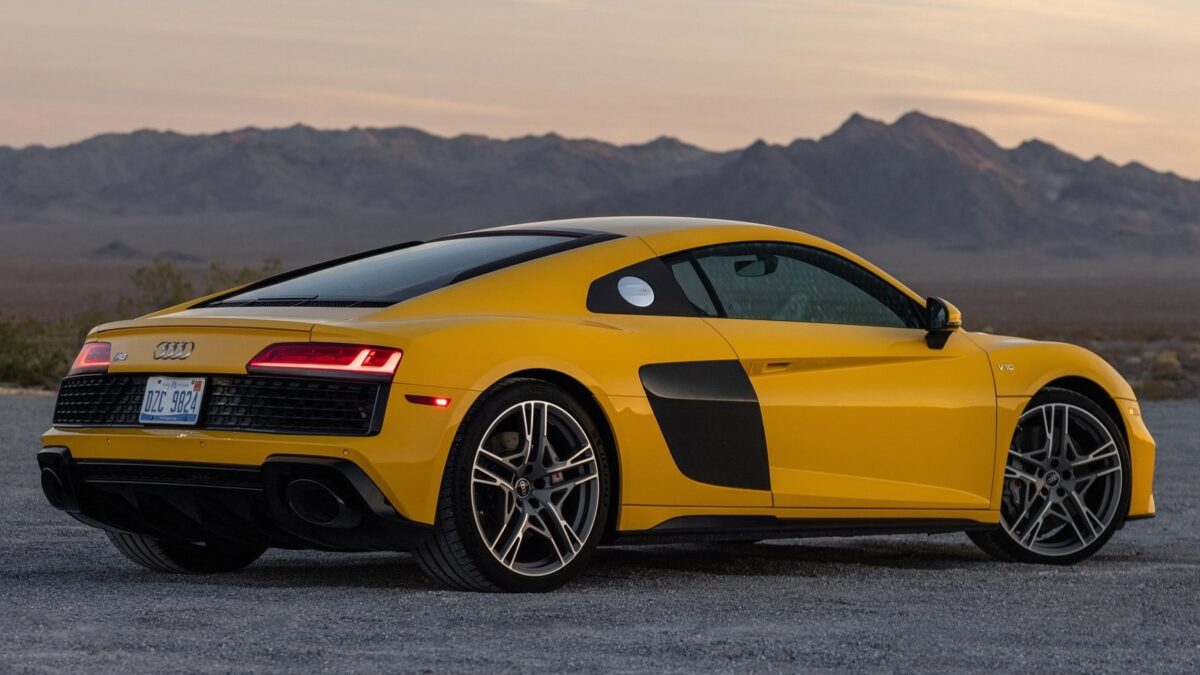 AUDI R8