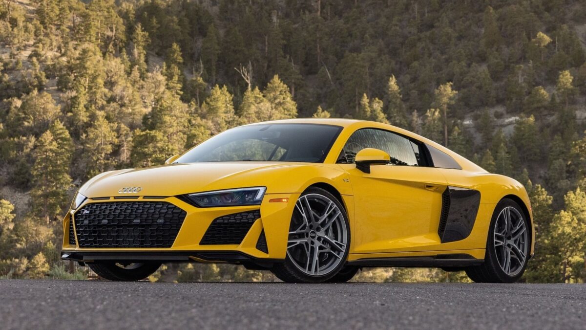 AUDI R8