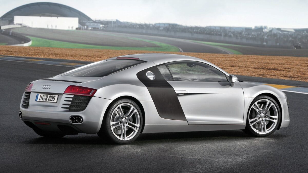 AUDI R8