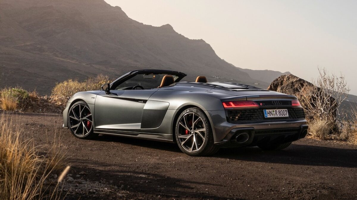 AUDI R8