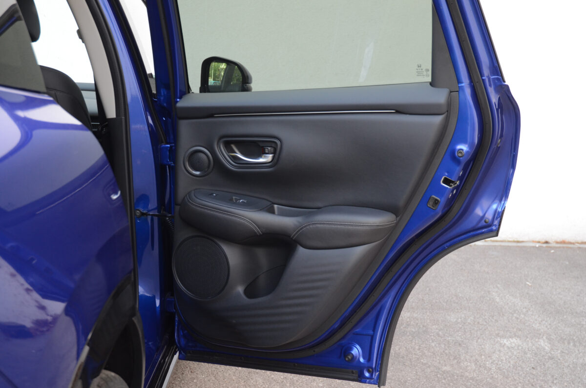 HONDA ZR-V