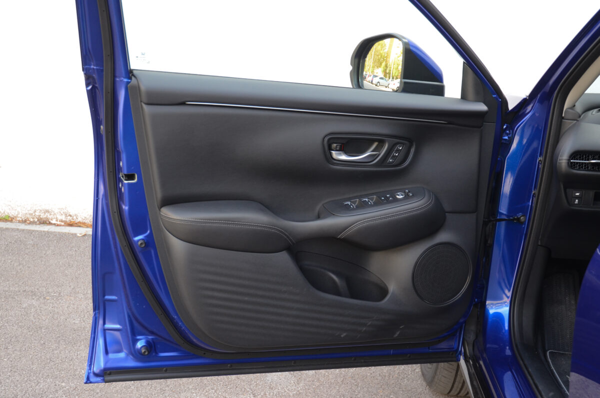 HONDA ZR-V