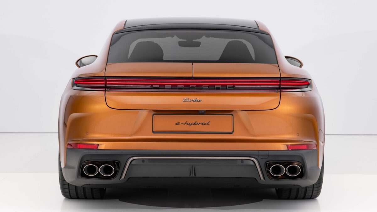 PORSCHE PANAMERA