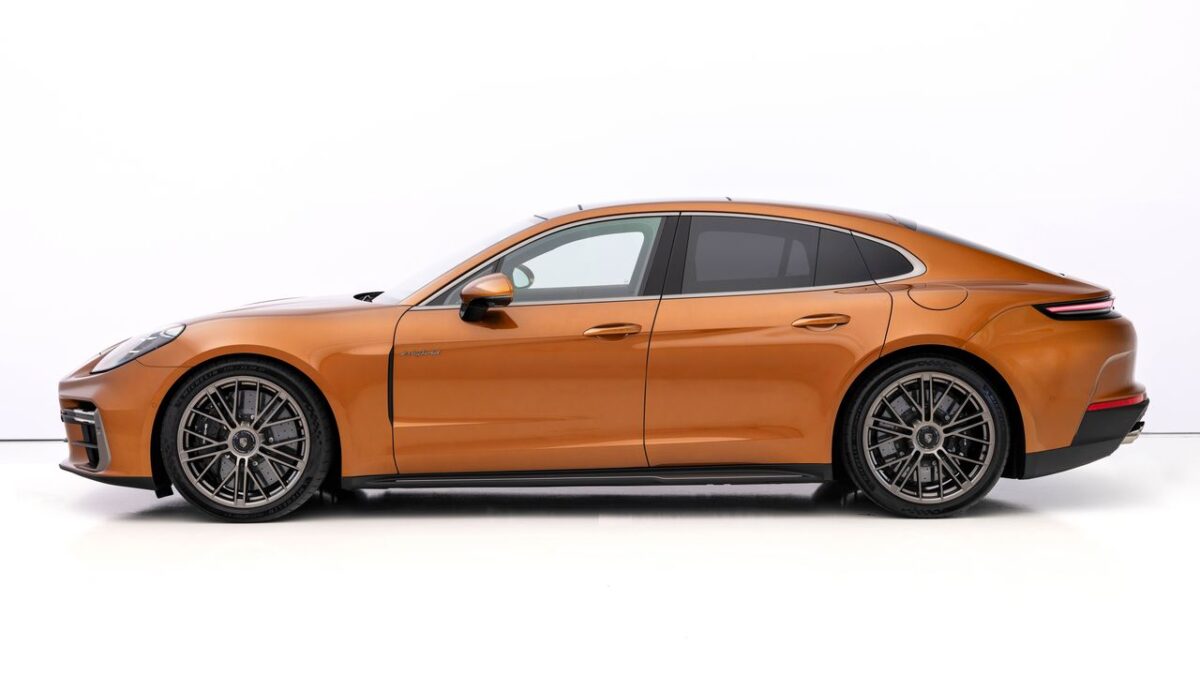 PORSCHE PANAMERA