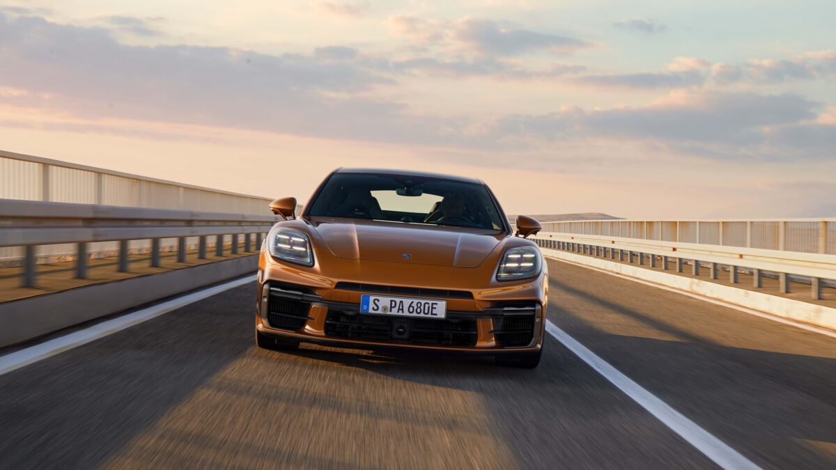 PORSCHE PANAMERA