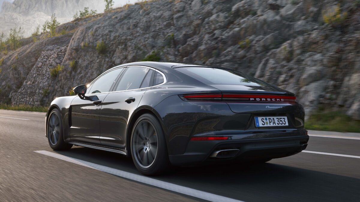PORSCHE PANAMERA