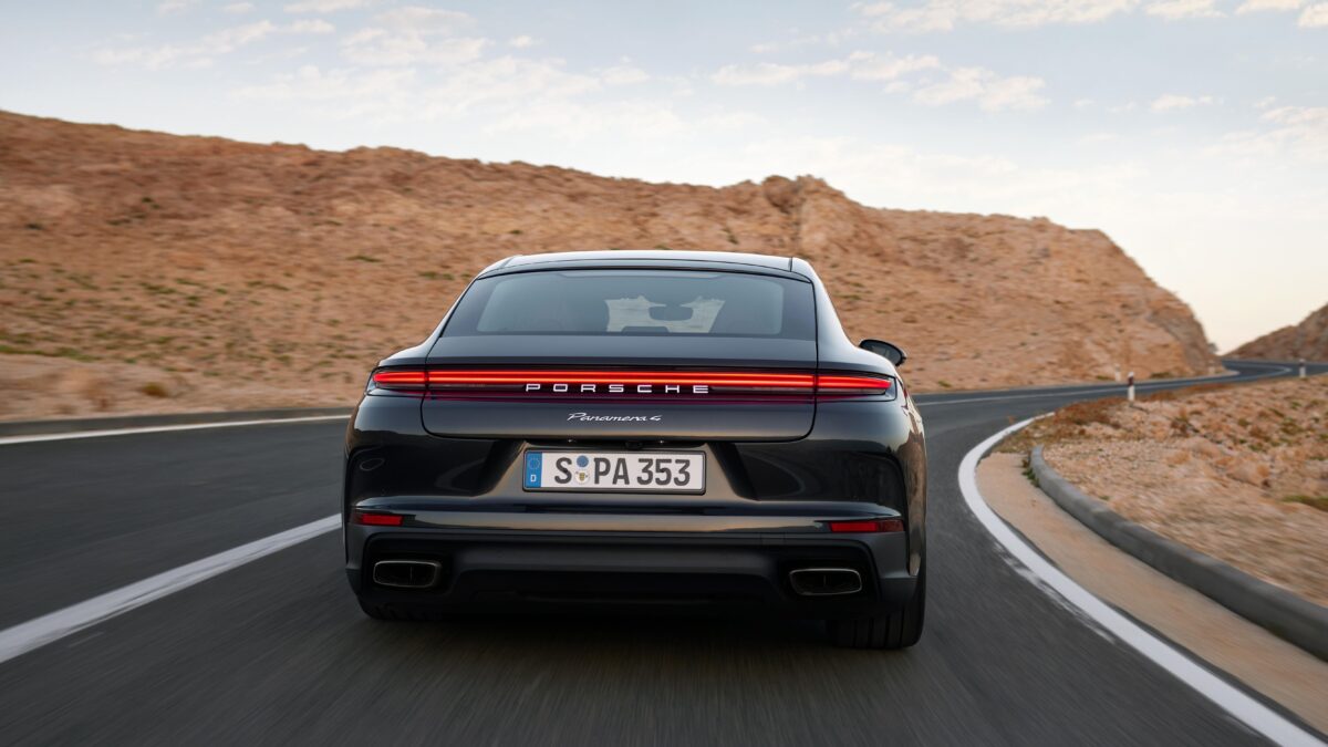 PORSCHE PANAMERA