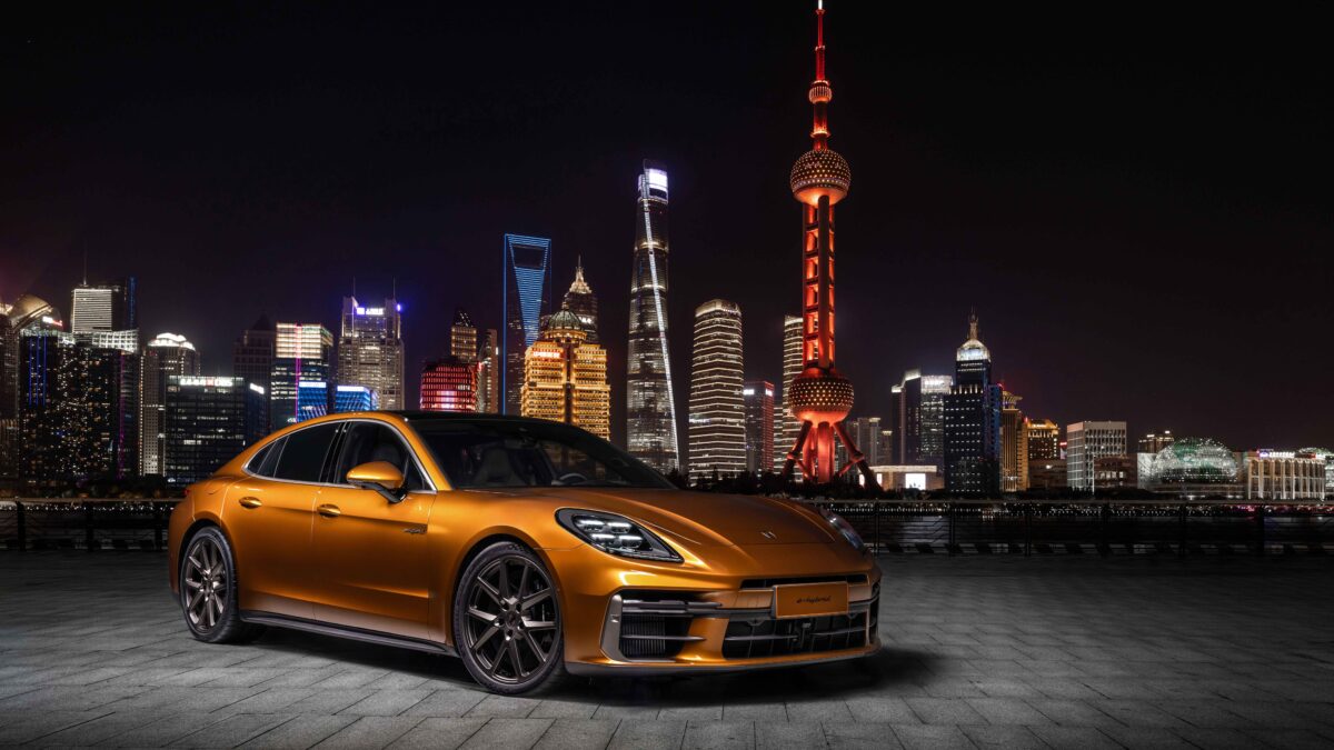 PORSCHE PANAMERA