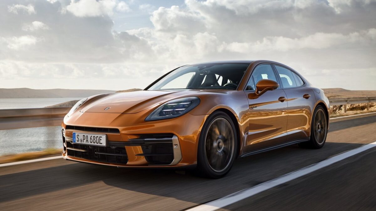 PORSCHE PANAMERA
