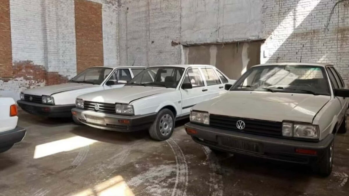 VOLKSWAGEN SANTANA