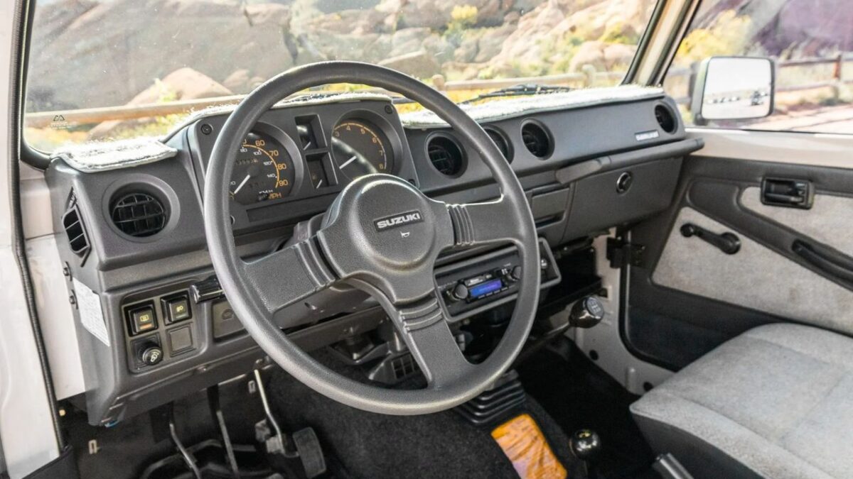 SUZUKI SJ SAMURAI