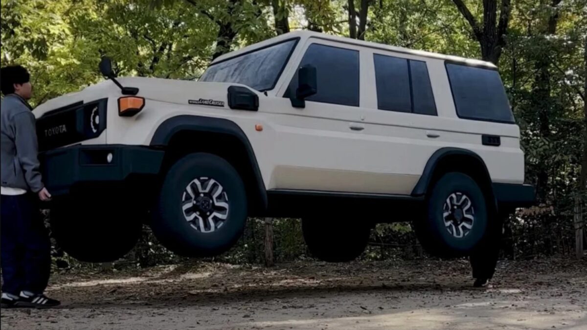 TOYOTA LAND CRUISER