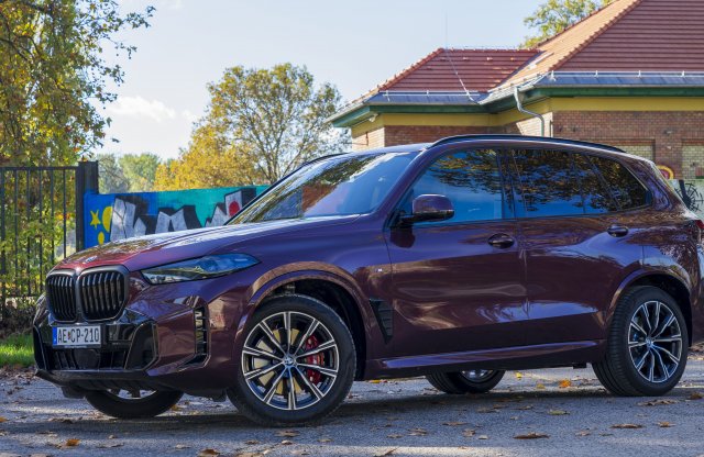 Okkal ez a legnépszerűbb BMW itthon! – frissített BMW X5 teszt