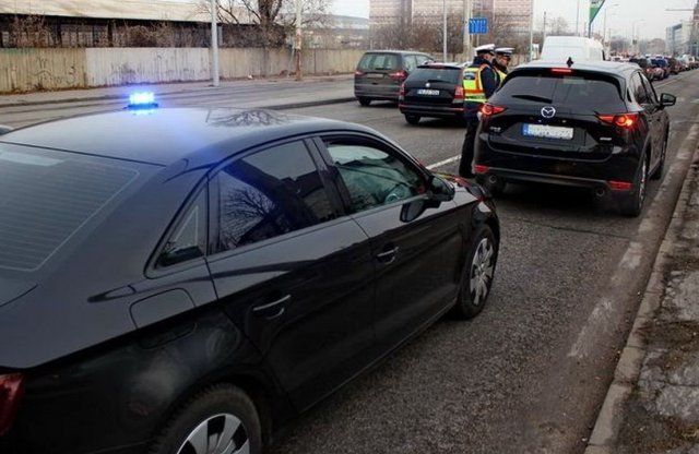 Mutatjuk mennyit fizettek a buszsávokban szabálytalankodók!