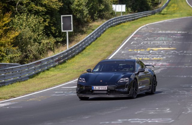 Titkos és brutális Taycan készül a Porschénál