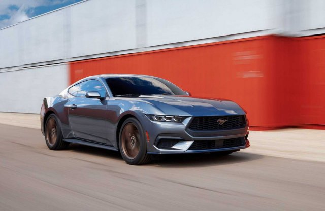 Európába kevésbé izmosan érkezik az új Mustang