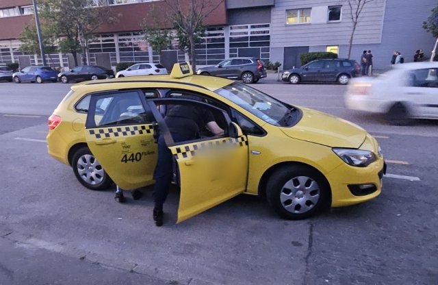 Jogosítvány nélküli, drogos taxisokat fogtak a rendőrök