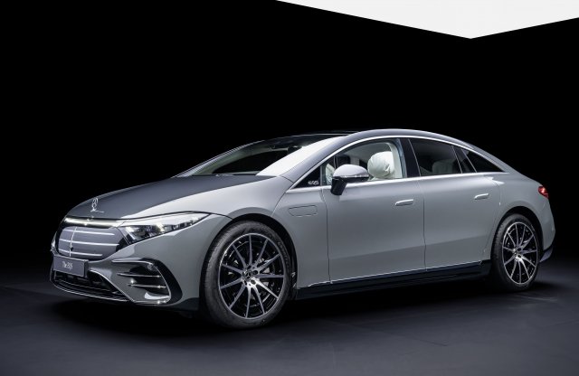 800 km hatótávot ígér a friss Mercedes EQS