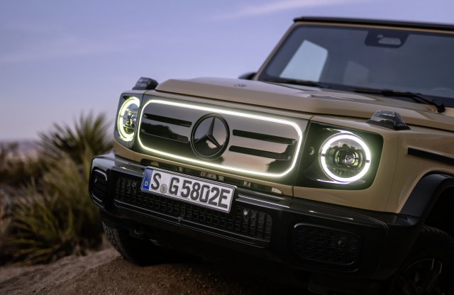 Már a Mercedes G-osztály "hűtőmaszkja" is világít!