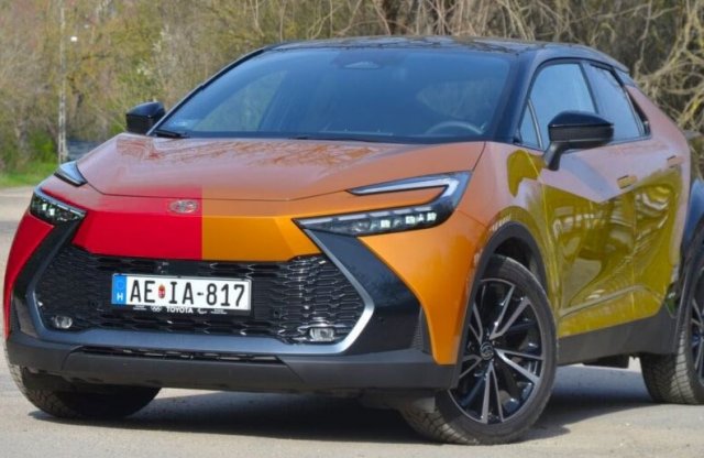 Színváltós autókon dolgozik a Toyota!