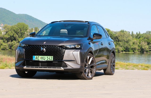 A luxus ereje - DS 7 E-Tense 360 teszt