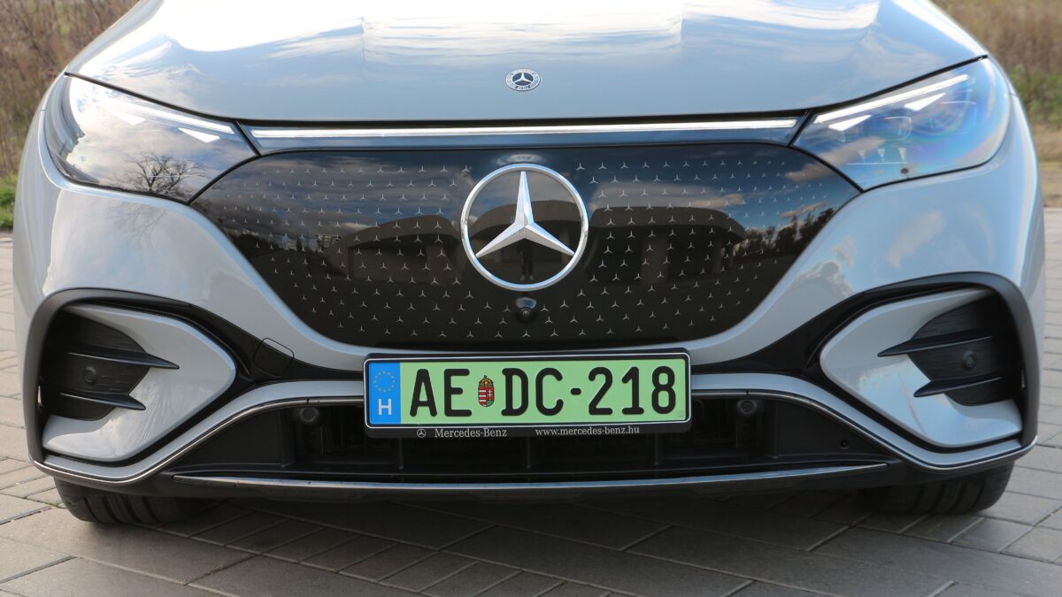 MERCEDES-BENZ EQE SUV