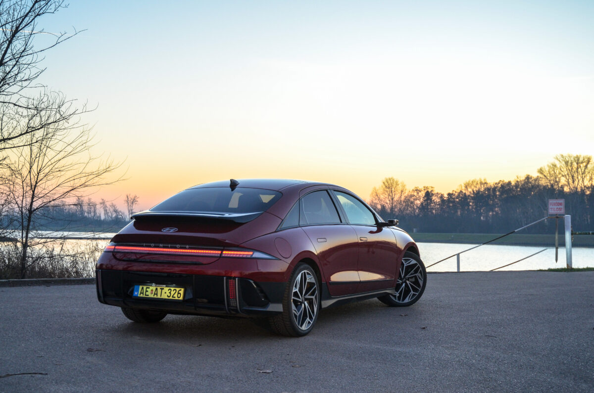 HYUNDAI IONIQ 6