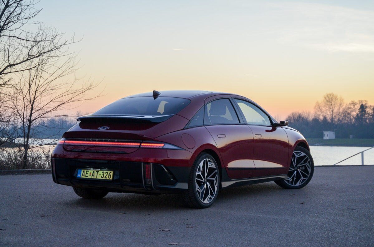 HYUNDAI IONIQ 6