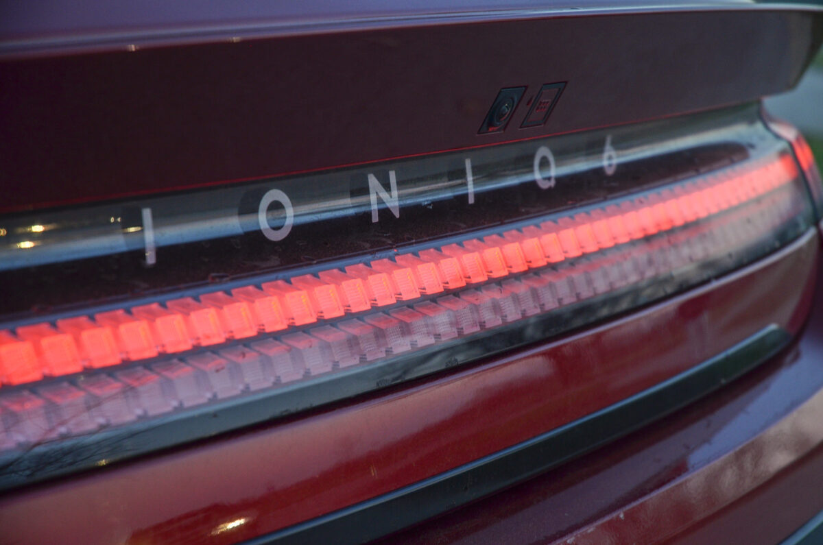 HYUNDAI IONIQ 6