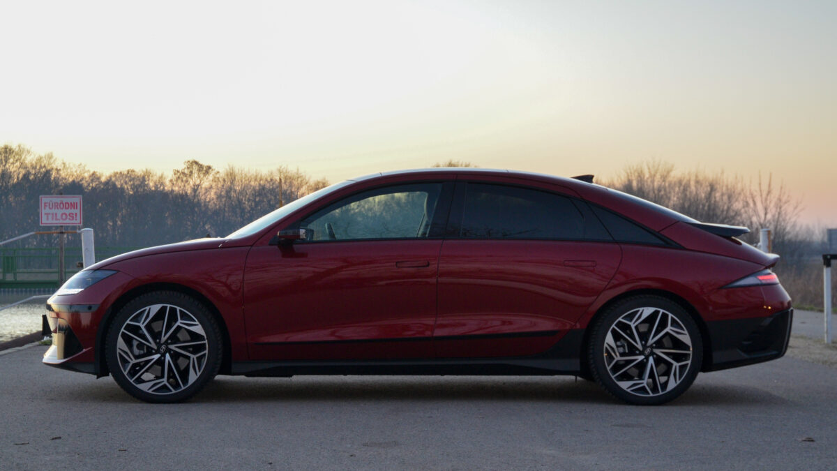 HYUNDAI IONIQ 6