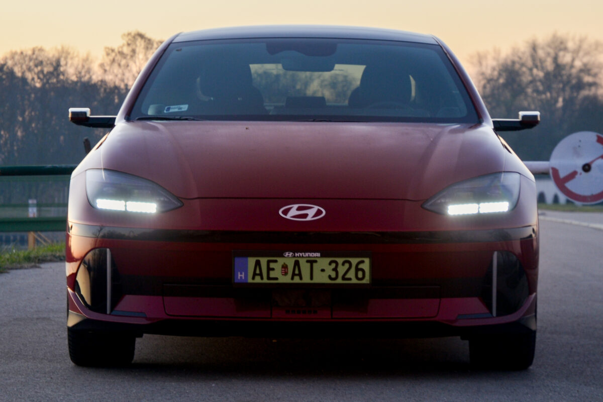 HYUNDAI IONIQ 6