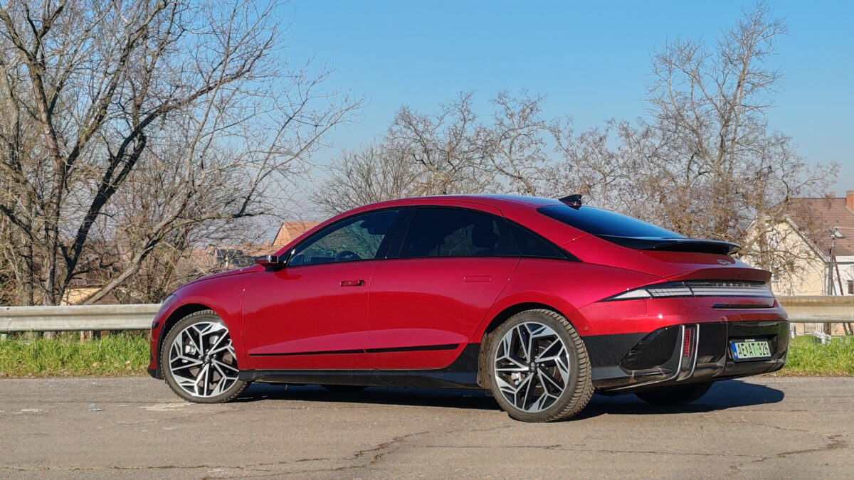 HYUNDAI IONIQ 6