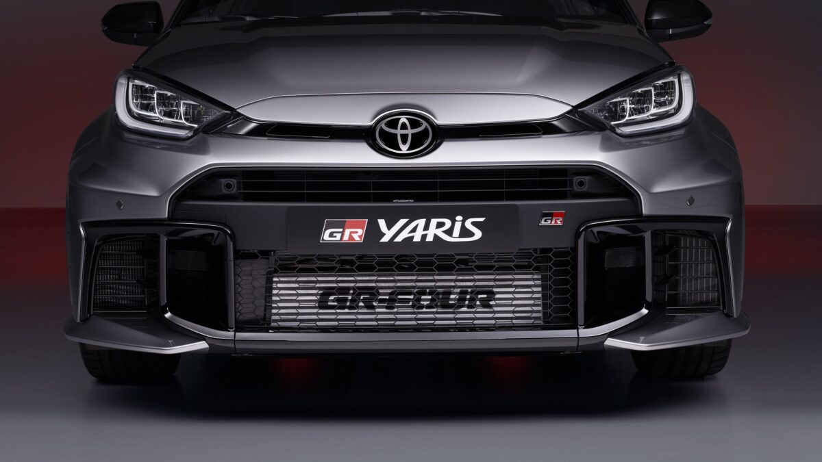 TOYOTA YARIS