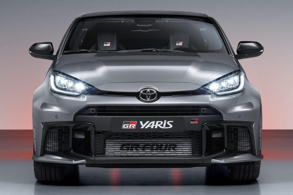 TOYOTA YARIS