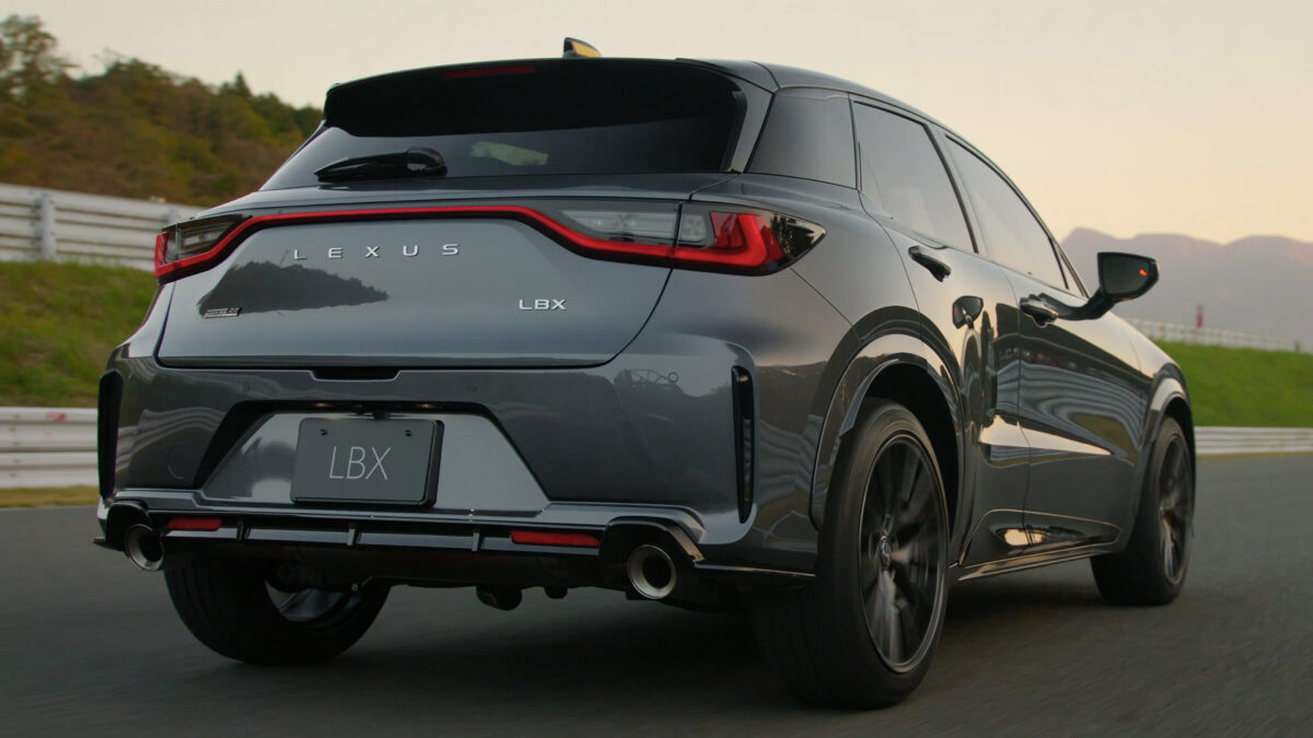 LEXUS
