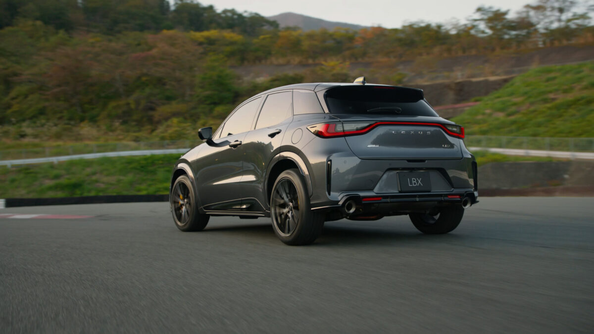 LEXUS