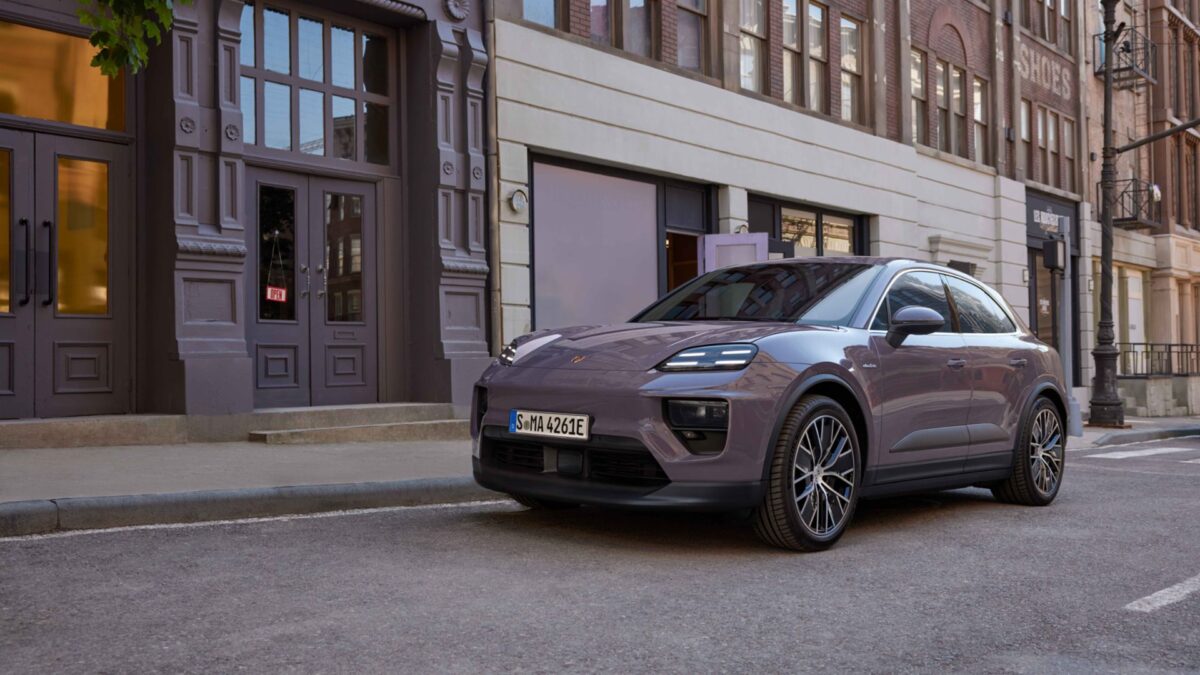 PORSCHE MACAN