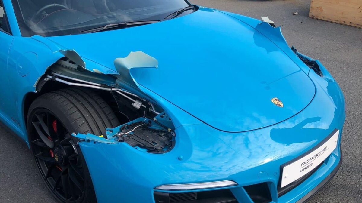 PORSCHE