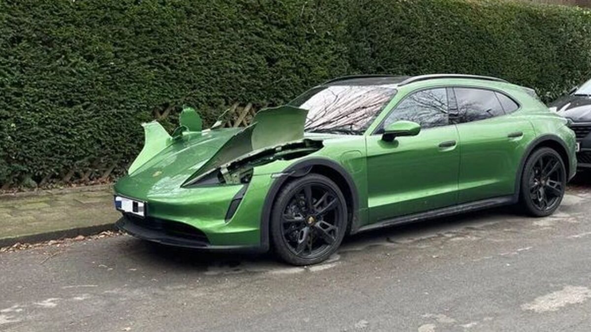 PORSCHE
