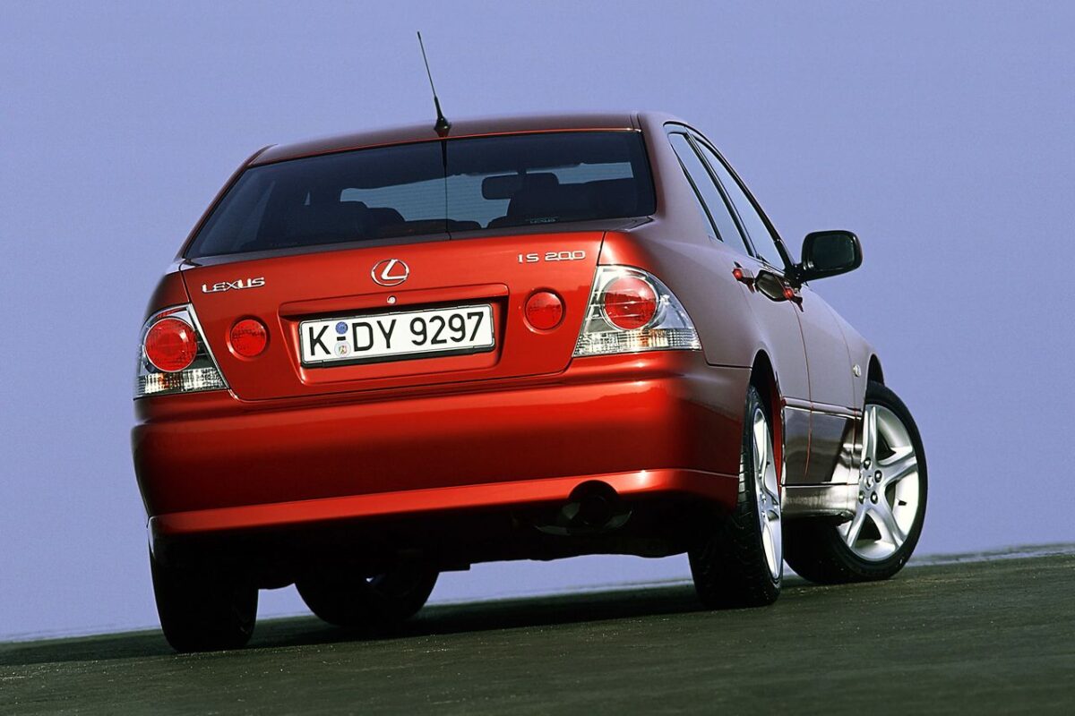 LEXUS