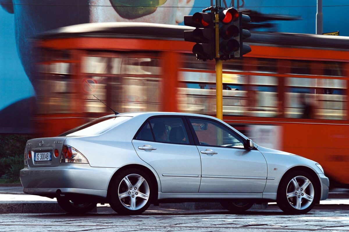 LEXUS