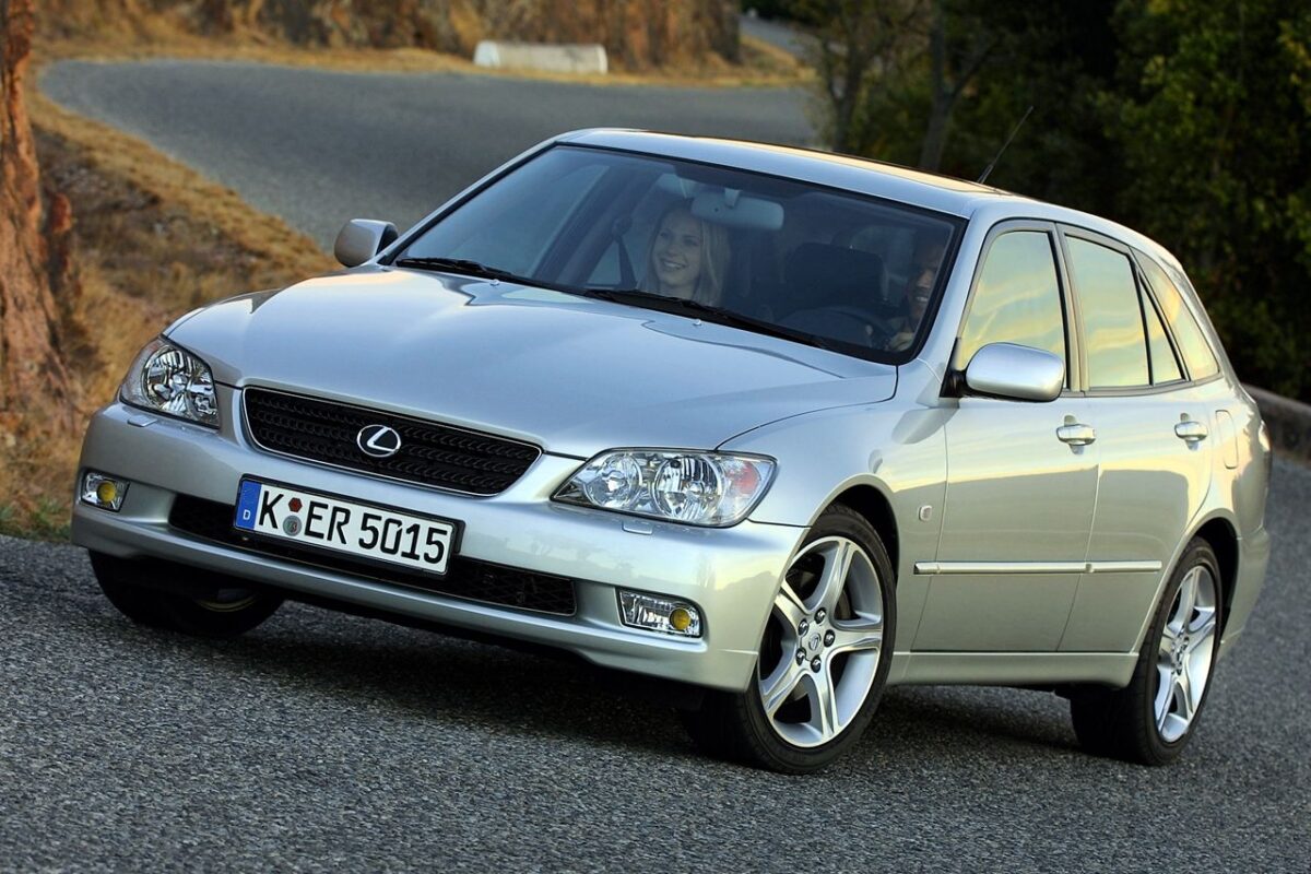LEXUS