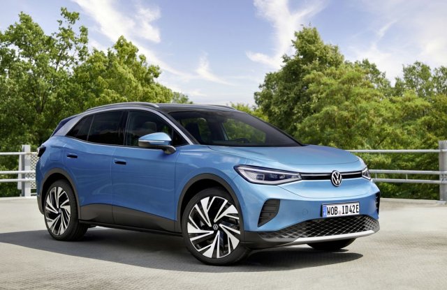Elképesztő hiba miatt szünetelteti az ID.4 gyártását a VW