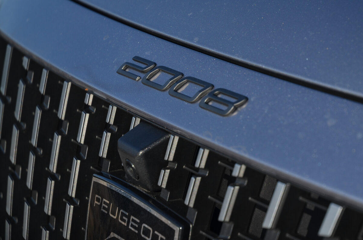PEUGEOT 2008