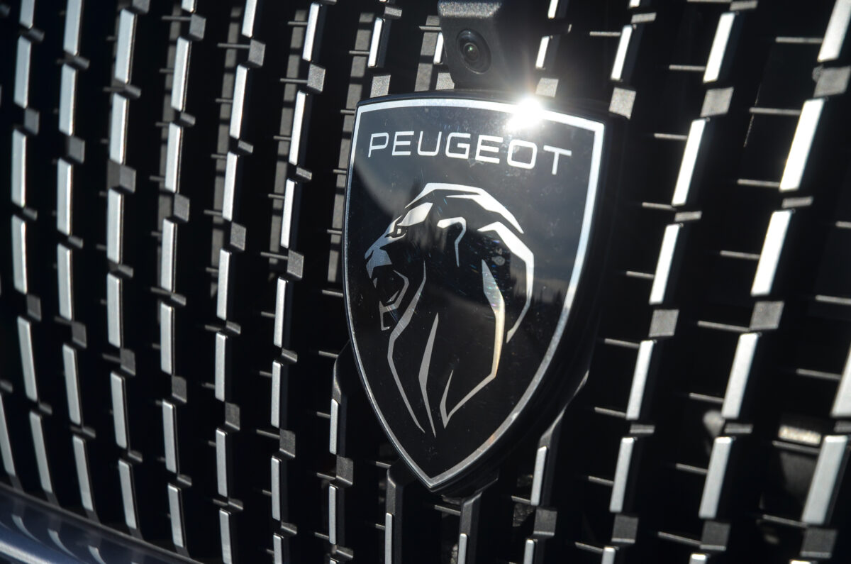 PEUGEOT 2008