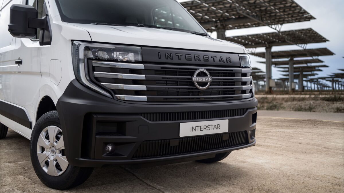 NISSAN INTERSTAR