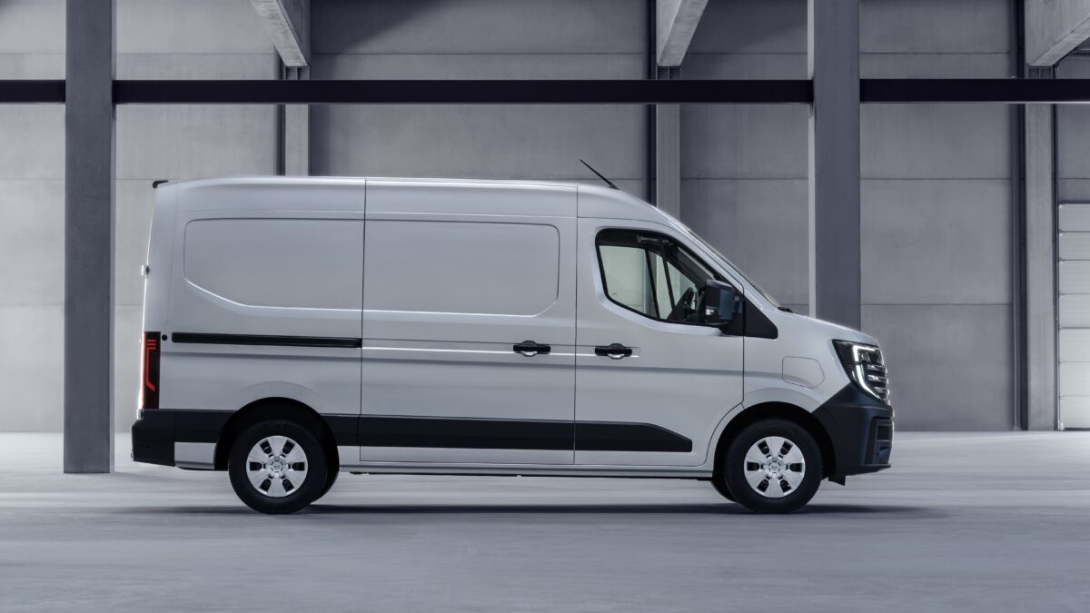 NISSAN INTERSTAR
