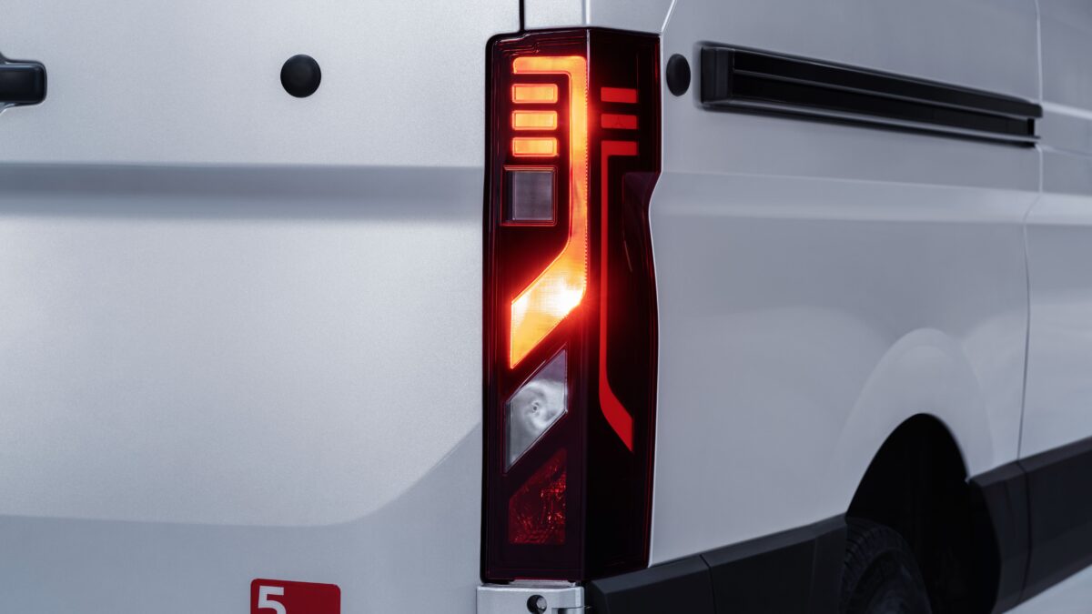 NISSAN INTERSTAR